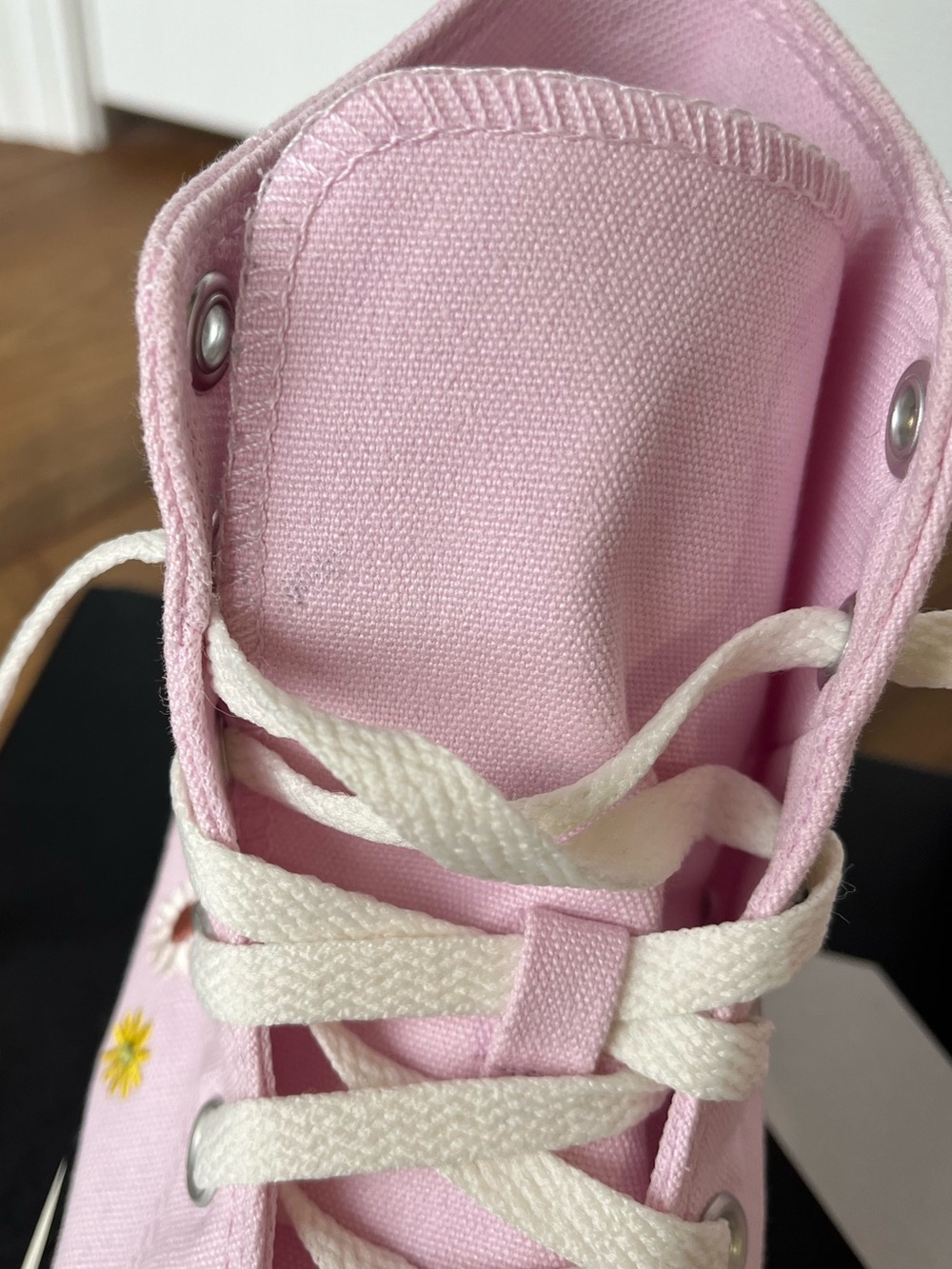 Converse Chuck Taylor All Star Embroidered Florals - Women’s size 7 - Picture 6 of 11